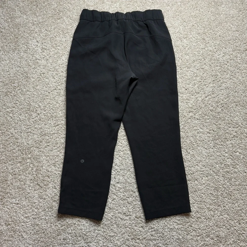 Lululemon On The Fly Crop *Woven 23